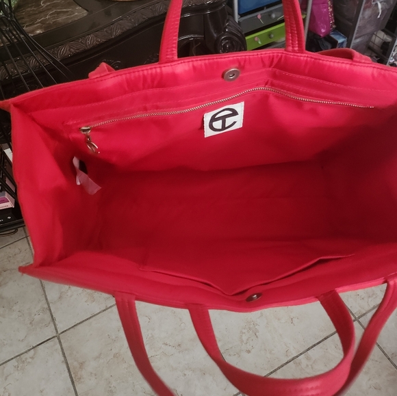 Telfar Large Red Puffer Tote & purse organizer - Picture 5 of 11